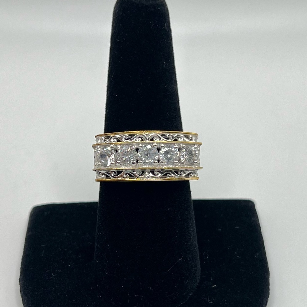 NWT White Zircon Gems en Vogue Five-Stone Band Ring